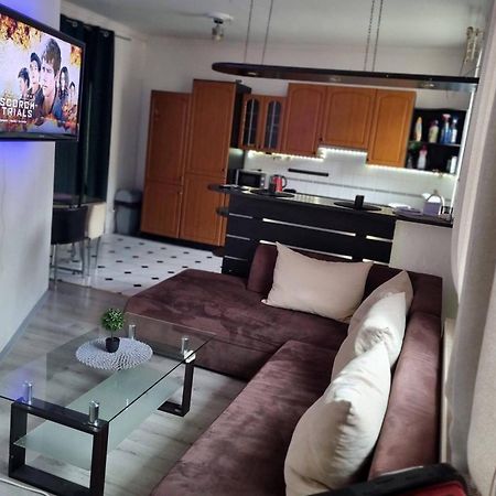 Studio 9 اوسترافا المظهر الخارجي الصورة